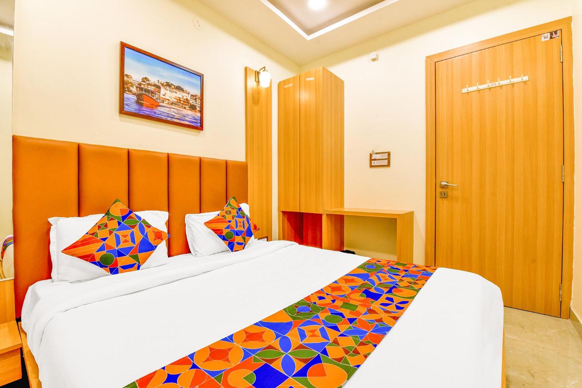 Fabexpress Mewar Shine Hotel Udaipur Exterior foto